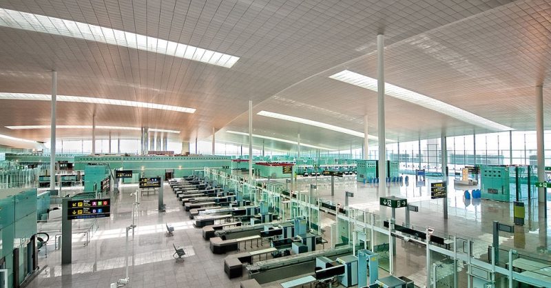 Dentro del Aeropuerto del Prat Barcelona
